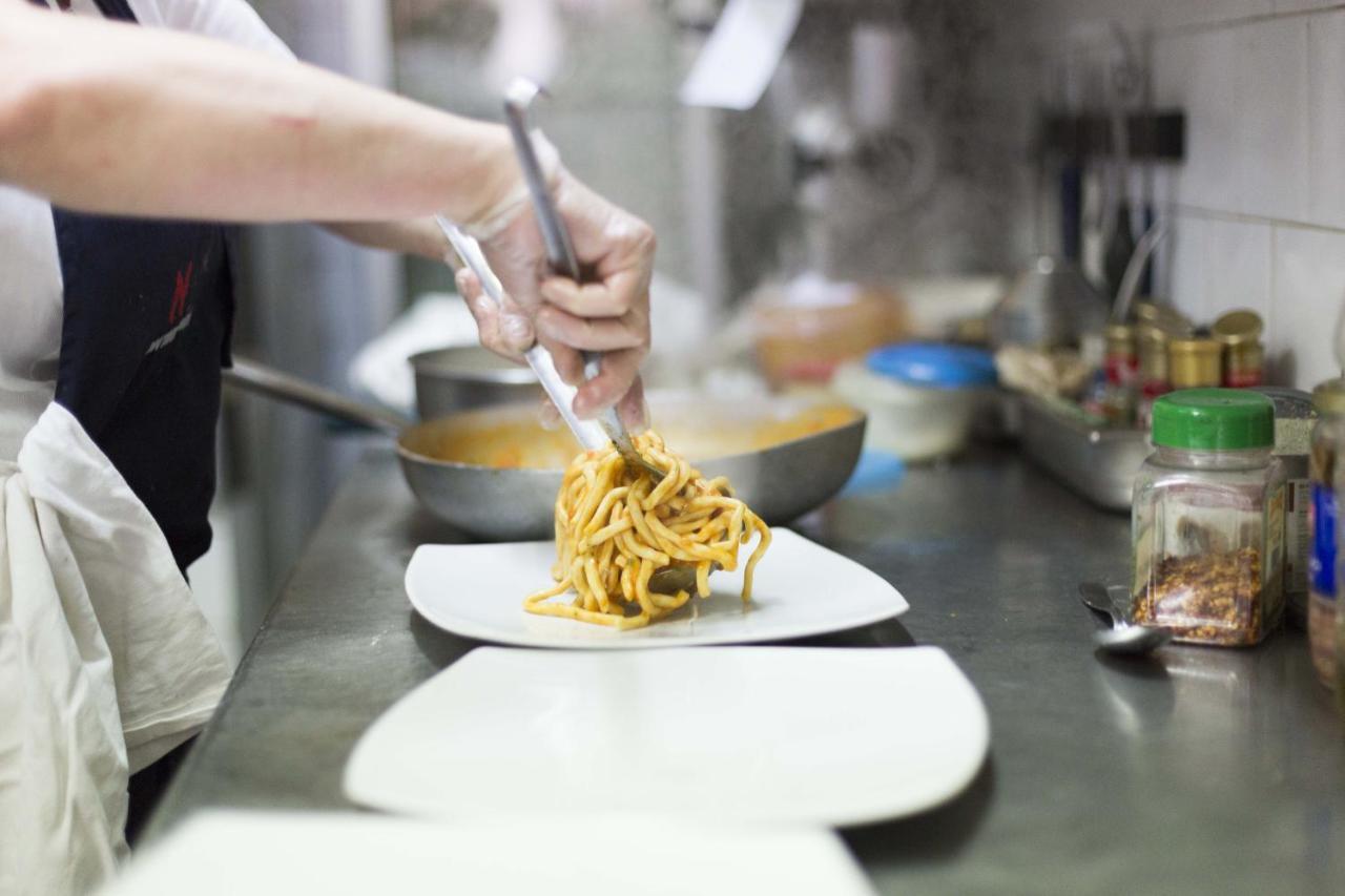 Hotel Ristorante Umbria Orvieto Buitenkant foto